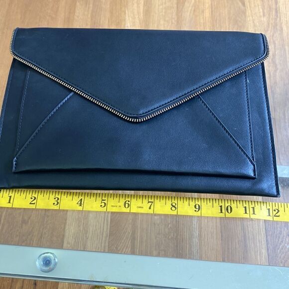Black envelope lurch 12” x 8.5” inside & outside pockets. Zipper edge accent - Picture 5 of 10